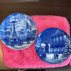VINTAGE Berlin Design Christmas collector plates, specifically from the year 197